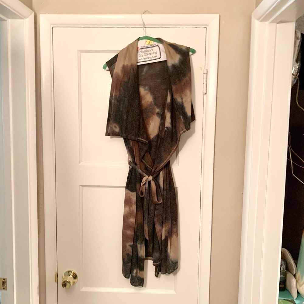 Long Open Vest - Picture 2 of 4